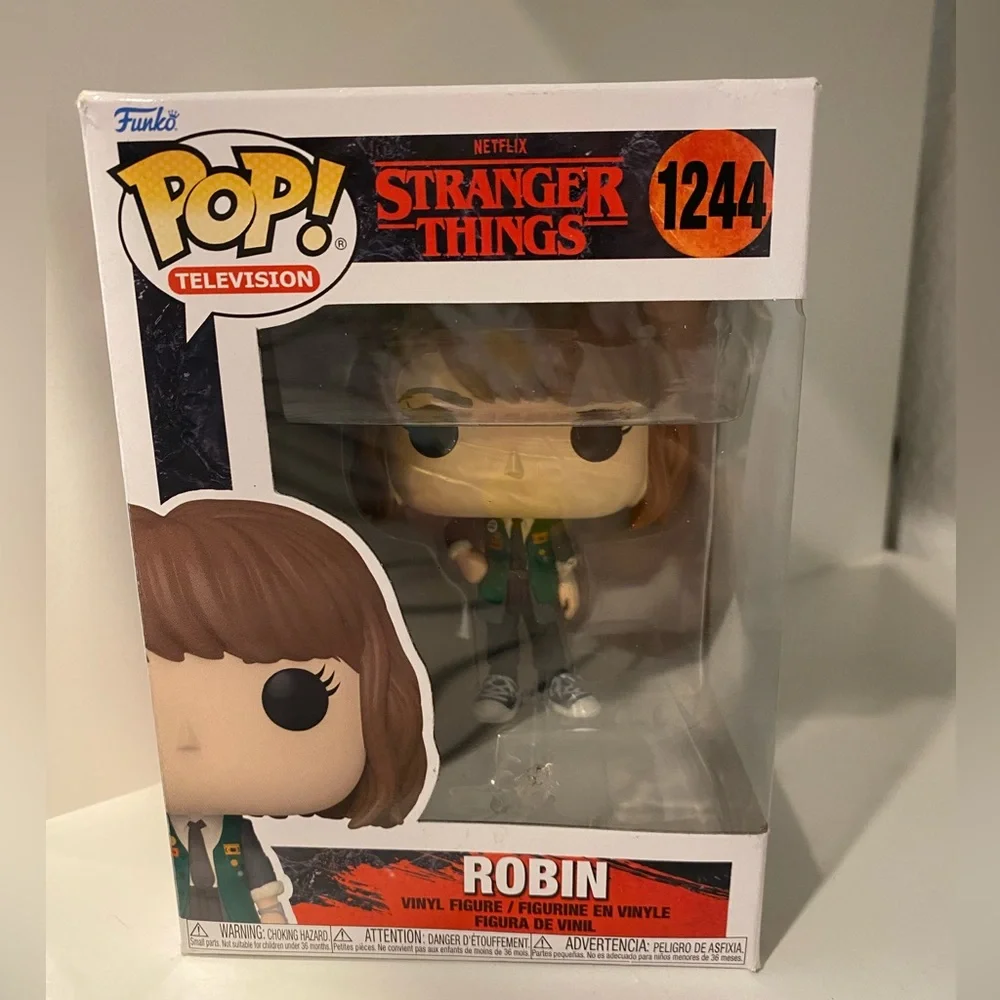 Funko POP! Robin #1244 Netflix Stranger Things NEW IN BOX - Picture 1 of 3